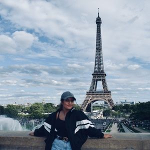 Meet your Posher, Alexandra